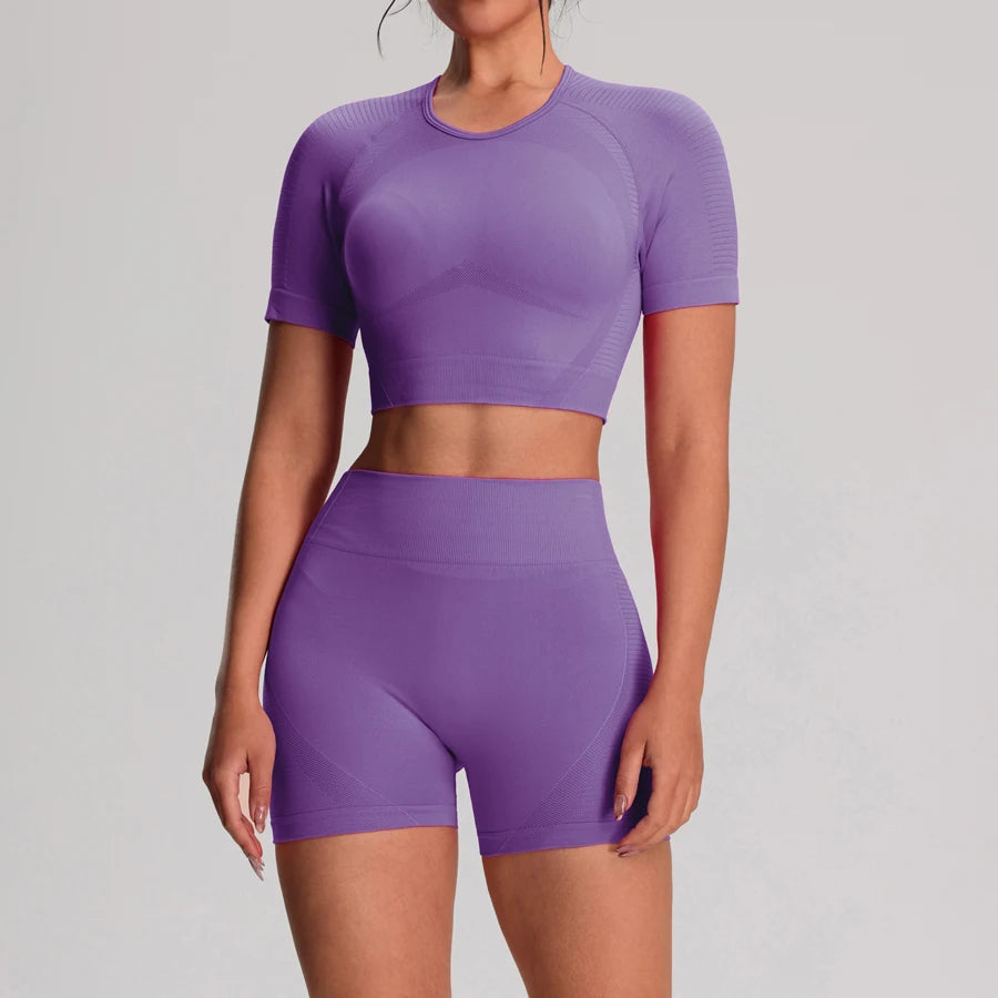 Completo 2 pezzi da palestra da donna con shorts
