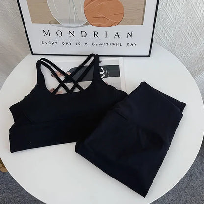 Completo sportivo da donna due pezzi con schiena incrociata