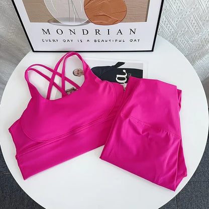 Completo sportivo da donna due pezzi con schiena incrociata