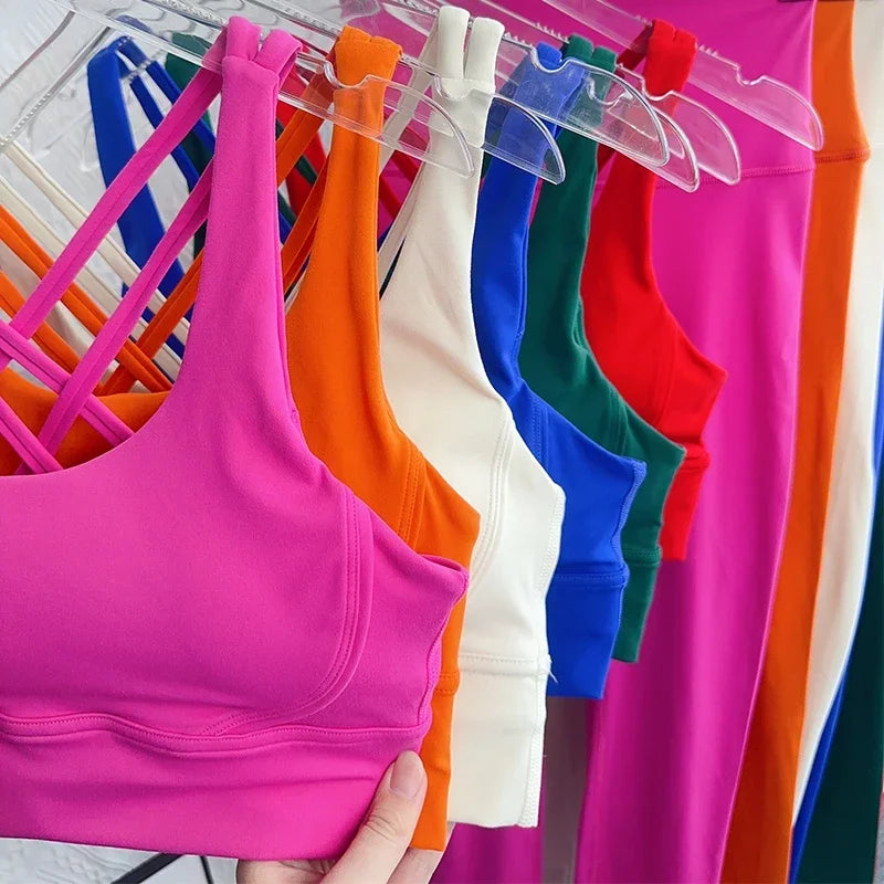 Completo sportivo da donna due pezzi con schiena incrociata
