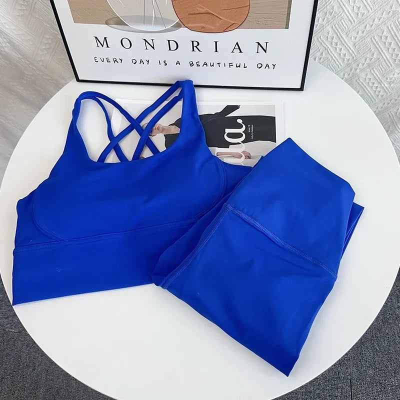 Completo sportivo da donna due pezzi con schiena incrociata