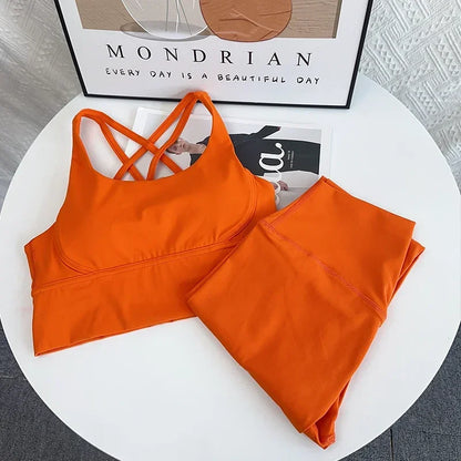 Completo sportivo da donna due pezzi con schiena incrociata