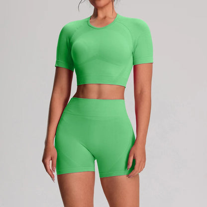 Completo 2 pezzi da palestra da donna con shorts