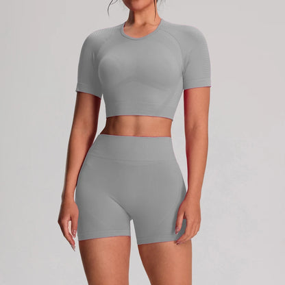 Completo 2 pezzi da palestra da donna con shorts