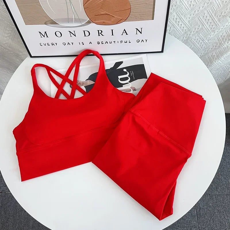 Completo sportivo da donna due pezzi con schiena incrociata